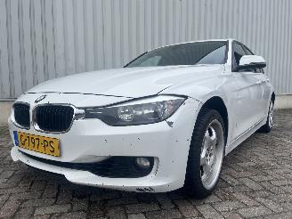 uszkodzony samochody osobowe BMW 3-serie 3 serie (F30) Sedan 328i 2.0 16V (N20-B20A) [180kW]  (11-2011/10-2018)= 2014/2