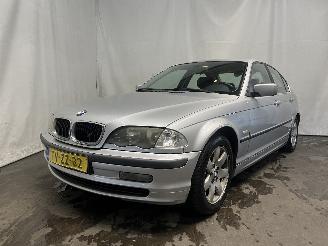 Voiture accidenté BMW 3-serie 3 serie (E46/4) Sedan 323i 24V (M52TU-B25(256S4)) [125kW]  (03-1998/09=
-2000) 1998/8
