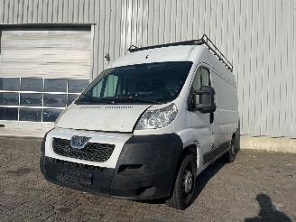 škoda osobní automobily Peugeot Boxer Boxer (U9) Bus 2.2 HDi 130 (22DT(4HH)) [96kW]  (03-2011/...) 2012/5