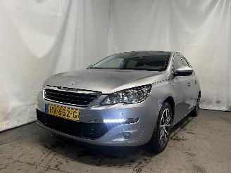 škoda osobní automobily Peugeot 308 308 SW (L4/L9/LC/LJ/LR) Combi 5-drs 1.2 12V e-THP PureTech 130 (EB2DTS=
(HNY)) [96kW]  (03-2014/06-2021) 2015/12