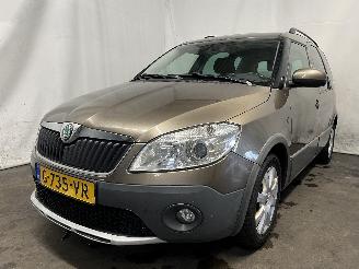 uszkodzony samochody osobowe Skoda Roomster Roomster (5J) MPV 1.2 TSI (CBZA) [63kW]  (03-2010/05-2015) 2012/10