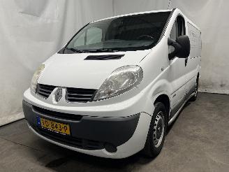 damaged passenger cars Renault Trafic Trafic New (FL) Van 2.0 dCi 16V 115 (M9R-692(M9R-F6)) [84kW]  (08-2006=
/06-2014) 2013/5