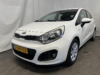 Damaged car Kia Rio Rio III (UB) Hatchback 1.2 CVVT 16V (G4LA5) [63kW]  (09-2011/12-2017) 2014/8