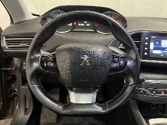 Peugeot 308 308 SW (L4/L9/LC/LJ/LR) Combi 5-drs 1.2 12V e-THP PureTech 110 (EB2DT(=
HNZ)) [81kW]  (03-2014/12-2021) picture 19