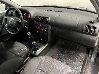 Audi A3 A3 (8L1) Hatchback 1.6 (BFQ) [75kW]  (08-2000/05-2003) picture 16
