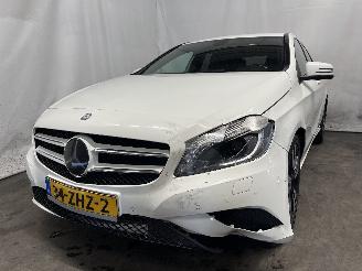 Unfallwagen Mercedes A-klasse A (W176) Hatchback 1.6 A-180 16V (M270.910) [90kW]  (09-2012/05-2018) 2012/11