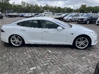Tesla Model S Model S Liftback 85 (L1S) [270kW]  (09-2012/02-2016) picture 7