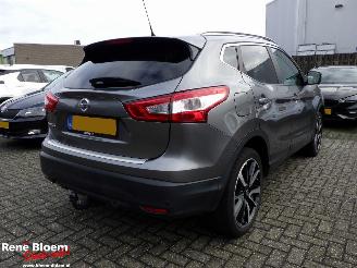 krockskadad bil auto Nissan Qashqai 1.2 Tekna navi 116 pk 2017/2