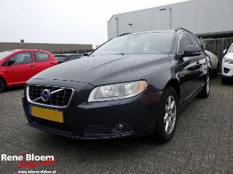krockskadad bil auto Volvo V-70 2.4 D5 Summum 215pk 2011/10