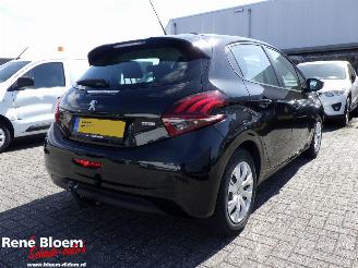 Auto incidentate Peugeot 208 1.2 Puretech Bluelion Airco 5drs 2017/9