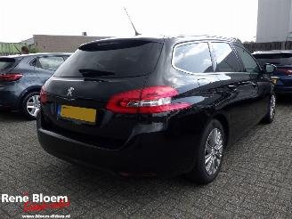 škoda osobní automobily Peugeot 308 SW 1.2 PureTech Premium 131pk 2018/6