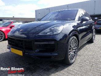 damaged passenger cars Porsche Cayenne 4.0 TURBO S E-HYBRID 680 pk Keramisch 2020/1
