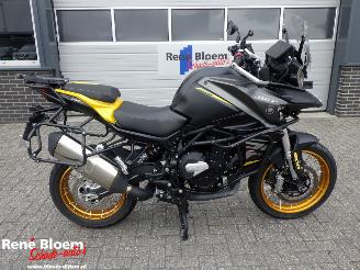 krockskadad bil motor QJMotor SRT 800 SX  2025/3