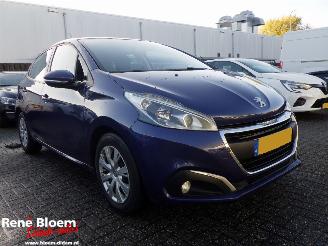 Peugeot 208 1.2 PureTech Blue Lion 5drs picture 5