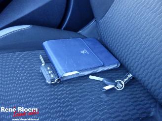 Peugeot 208 1.2 PureTech Blue Lion 5drs picture 17