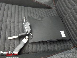 Peugeot 2008 1.2 PureTech Active Pack 5drs picture 22