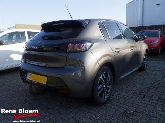 krockskadad bil auto Peugeot 208 1.5 BlueHDi Allure Pack 2023/11