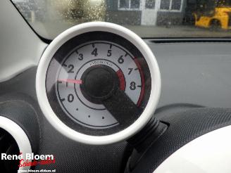 Citroën C1 1.0 12V Selection Airco picture 13