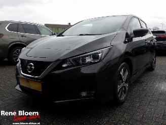 krockskadad bil auto Nissan Leaf Tekna 40kWh Navi Achteruitrijdcamera 2019/12