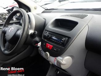 Toyota Aygo 1.0-12V Access Airco 5drs picture 9