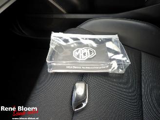 MG 4 Electric Luxury 64kwh picture 17