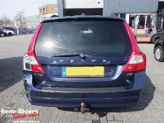 Volvo V-70 1.6 D2 Momentum Automaat picture 3