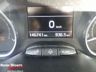 Peugeot 2008 1.2 PureTech Style Airco picture 19