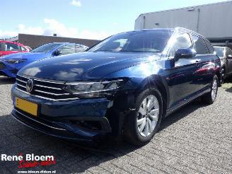 Voiture accidenté Volkswagen Passat 1.5 TSI Variant Business 2023/1