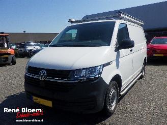 skadebil bedrijf Volkswagen Transporter 2.0 TD L1H1 Airco 2020/11