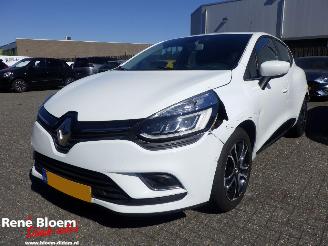 skadebil auto Renault Clio 0.9 Tce Intens 5drs Navi 2018/8
