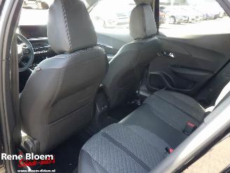 Peugeot e-2008 EV Allure 54kWh picture 12