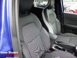 Renault Captur E-TECH HYBRID 145 Intens picture 10