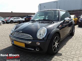 Vaurioauto  passenger cars Mini Mini ONE 1.6 3drs 90pk 2006/9
