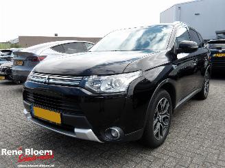 damaged passenger cars Mitsubishi Outlander 2.0 PHEV Limited Edition X-Line 2015/6