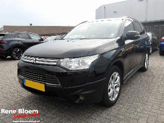 damaged passenger cars Mitsubishi Outlander 2.0 PHEV Instyle 2013/11