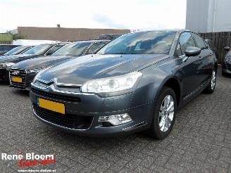 damaged passenger cars Citroën C5 1.6 THP Exclusive 156pk 2012/10
