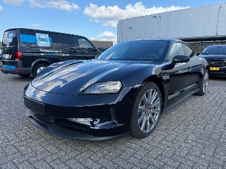 damaged passenger cars Porsche Taycan Performance Battery Plus 84kWh 2024/12