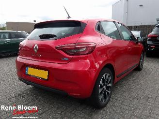 Schadeauto Renault Clio E-TECH HYBRID Equilibre 145pk 2023/5