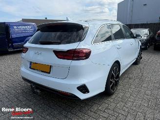 krockskadad bil auto Kia Ceed 1.5 T-GDI DynamicPlus-Line 140pk Automaat 2024/6