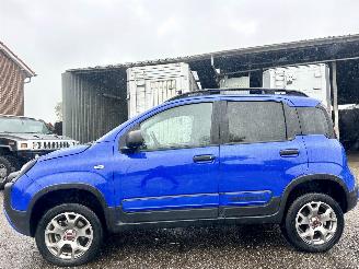 damaged passenger cars Fiat Panda 0.9TwinAir Turbo 4x4 Cross 6-bak - nap - clima - elektr pakket - lmv - privacy glass - led - trekhaak 2019/4