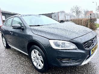 Volvo V-60 Cross country 2.0 D3 150pk 6-bak Polar Pl - nap - navi - xenon - half leer + stoelverw - pdc - trekh picture 4