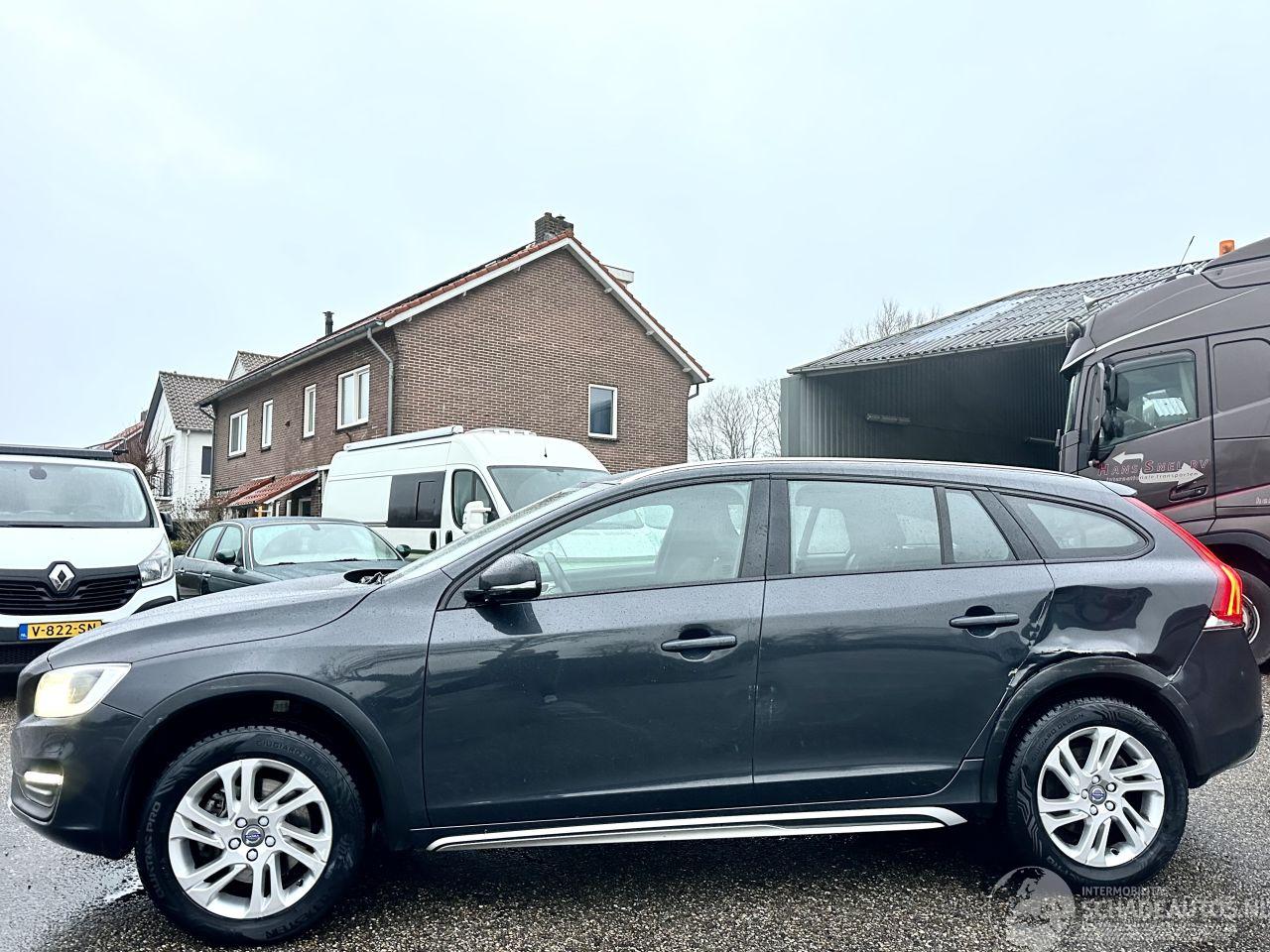 Volvo V-60 Cross country 2.0 D3 150pk 6-bak Polar Pl - nap - navi - xenon - half leer + stoelverw - pdc - trekh