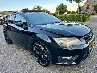 Seat Leon 1.4 TSI 140pk 6-bak FR Bus 5drs - pano - nap - vaste prijs - navi - half leer - stoelverw - sportonderstel - 18 inch lmv picture 4