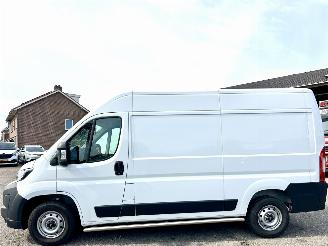 krockskadad bil bedrijf Citroën Jumper 2.2 BlueHDi 120pk 6-bak S&S L2/H2 3.0t - 15dkm nap - 3pers - 2x camera - navi - front + line + side assist 2024/8