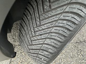 Citroën C3 1.2 PureTech 83pk C-Series - navi - line assist - clima - cruise - apple carpl - 66dkm nap - licht + regensensor picture 85