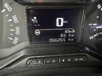 Citroën C3 1.2 PureTech 83pk C-Series - navi - line assist - clima - cruise - apple carpl - 66dkm nap - licht + regensensor picture 30