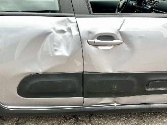 Citroën C3 1.2 PureTech 83pk C-Series - navi - line assist - clima - cruise - apple carpl - 66dkm nap - licht + regensensor picture 12