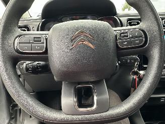 Citroën C3 1.2 PureTech 83pk C-Series - navi - line assist - clima - cruise - apple carpl - 66dkm nap - licht + regensensor picture 32