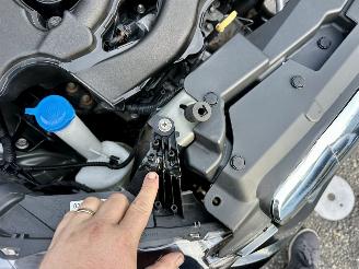 Peugeot 108 1.0 e-VTi 72pk Active 5drs - 96dkm nap - airco - led - elektr pakket - aux - usb - privacy glass - bwjr 2021 picture 14