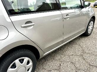 Volkswagen Up! 1.0i 65pk 5drs - nap - airco - line assist - bleutooth - aux - elektr ramen - led - facelift - rijdbaar picture 57